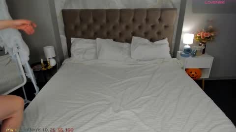 Snapshot of velvetwhisperss chatting on 2, 11, 2025 Diana online show from 2, 11, 2025