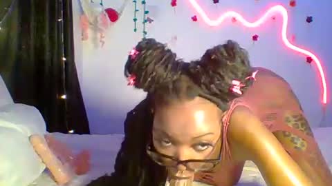 COCO XOXO online show from 2, 10, 2025