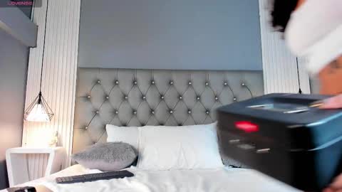 Snapshot of venezsofia chatting on 23, 10, 2025 venez sofia  online show from 23, 10, 2025