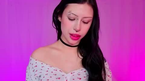 Vivian online show from 25, 11, 2025