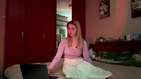 Arina online show from 9, 9, 2025