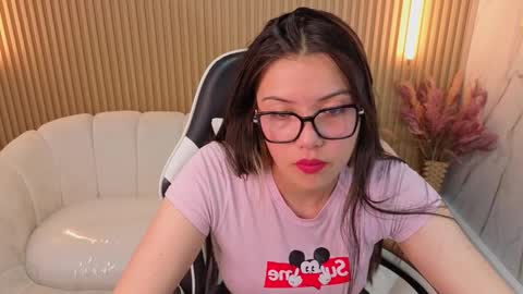 Snapshot of venus_velvet_tp chatting on 24, 11, 2025 Venus online show from 24, 11, 2025