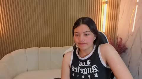 Snapshot of venus_velvet_tp chatting on 21, 12, 2025 Venus online show from 21, 12, 2025