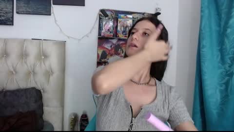 venusHelp me reach 100 like honey online show from 23, 2, 2025