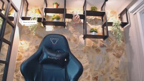 Venus Blazer  online show from 30, 9, 2025