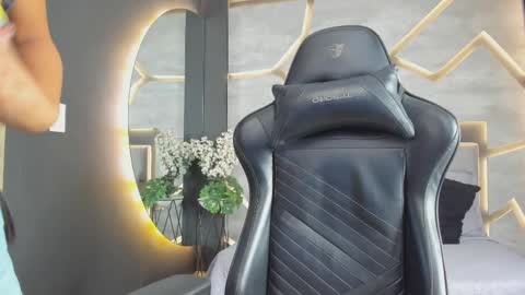 Venus Blazer  online show from 16, 10, 2025