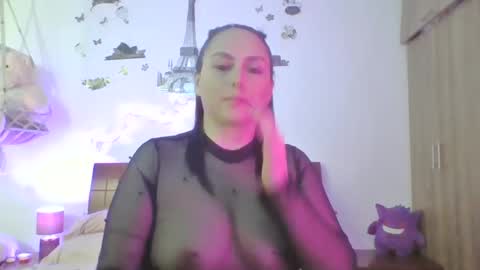 Snapshot of venusina07 chatting on 12, 9, 2025 VENUSINA07 online show from 12, 9, 2025