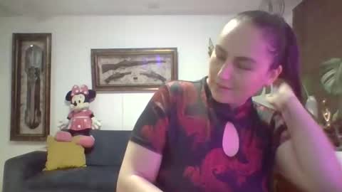 Snapshot of venusina07 chatting on 11, 10, 2025 VENUSINA07 online show from 11, 10, 2025