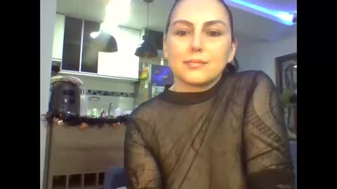 Snapshot of venusina07 chatting on 17, 10, 2025 VENUSINA07 online show from 17, 10, 2025