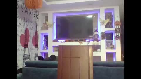 Snapshot of venusina07 chatting on 19, 10, 2025 VENUSINA07 online show from 19, 10, 2025