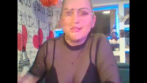 Snapshot of venusina07 chatting on 22, 10, 2025 VENUSINA07 online show from 22, 10, 2025