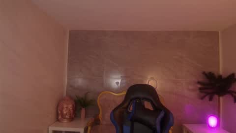 venuss online show from 13, 9, 2025