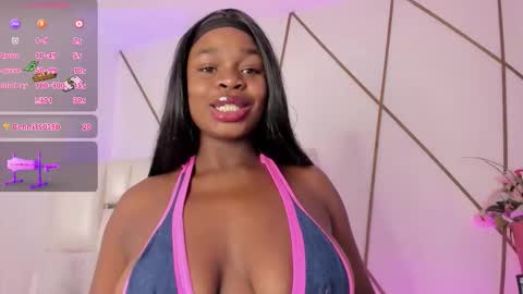 Snapshot of venuswilds chatting on 4, 10, 2025 VENUS online show from 4, 10, 2025