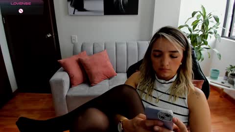 Snapshot of veromars_ chatting on 5, 2, 2025 Catalina online show from 5, 2, 2025