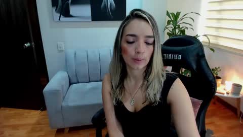 Snapshot of veromars_ chatting on 25, 2, 2025 Catalina online show from 25, 2, 2025