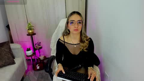 Snapshot of veromars_ chatting on 26, 11, 2025 Catalina online show from 26, 11, 2025