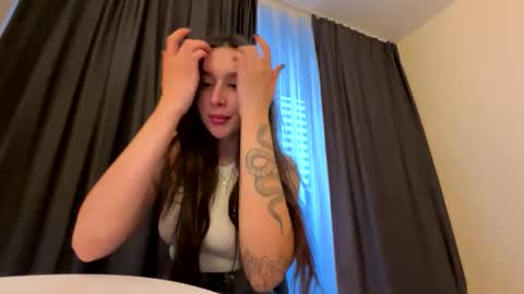 Snapshot of veronica_larsson chatting on 18, 10, 2025 Veronica online show from 18, 10, 2025