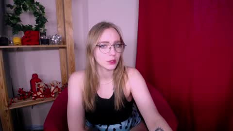 Snapshot of veronicaandersen chatting on 5, 2, 2025 VERONICA online show from 5, 2, 2025