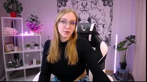 Snapshot of veronicaandersen chatting on 13, 2, 2025 VERONICA online show from 13, 2, 2025