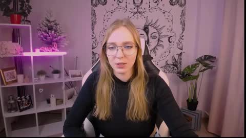 Snapshot of veronicaandersen chatting on 15, 2, 2025 VERONICA online show from 15, 2, 2025