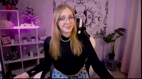Snapshot of veronicaandersen chatting on 15, 2, 2025 VERONICA online show from 15, 2, 2025