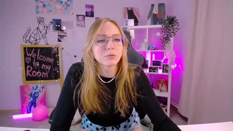 Snapshot of veronicaandersen chatting on 19, 2, 2025 VERONICA online show from 19, 2, 2025