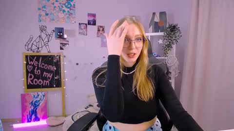 Snapshot of veronicaandersen chatting on 19, 2, 2025 VERONICA online show from 19, 2, 2025