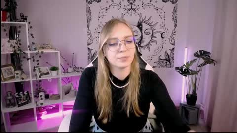 Snapshot of veronicaandersen chatting on 27, 2, 2025 VERONICA online show from 27, 2, 2025