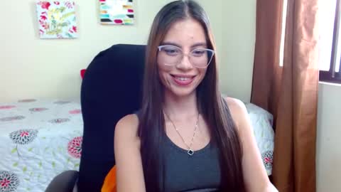 Snapshot of veronicamiller22 chatting on 6, 10, 2025 Veronica Miller online show from 6, 10, 2025