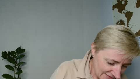 Snapshot of verony_ chatting on 12, 3, 2025 verony_ online show from 12, 3, 2025