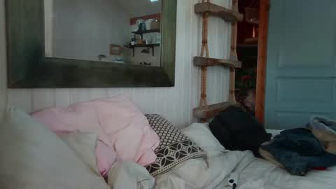 Snapshot of versatilexswede chatting on 9, 4, 2026 John online show from 9, 4, 2026