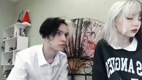 veryraretwins online show from 2, 1, 2025