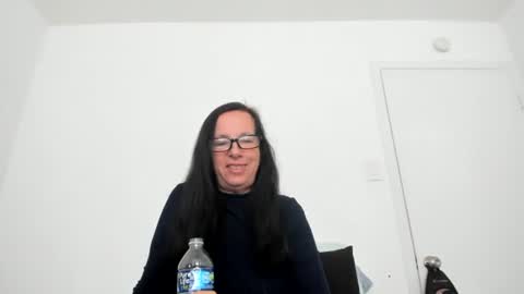 verysassypeachgoddess online show from 4, 6, 2026