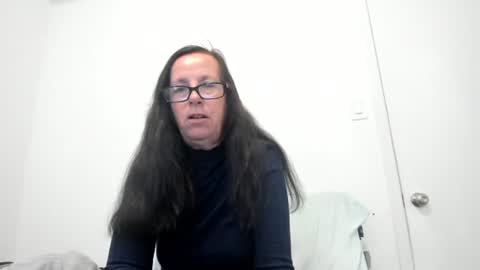 verysassypeachgoddess online show from 15, 6, 2026