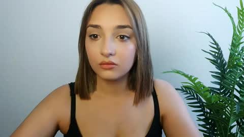 Snapshot of veryveryshygirl chatting on 7, 5, 2026 Ana online show from 7, 5, 2026