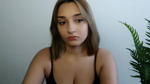 Snapshot of veryveryshygirl chatting on 25, 5, 2026 Ana online show from 25, 5, 2026