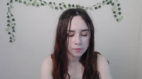 veryveryvery_shy online show from 13, 5, 2026