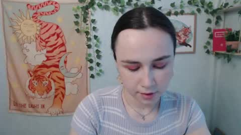 veryveryvery_shy online show from 4, 6, 2026