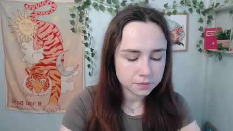 veryveryvery_shy online show from 13, 6, 2026