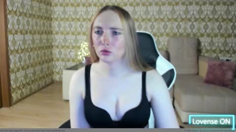 Snapshot of vi_luxxxy chatting on 10, 5, 2026 vi_luxxxy online show from 10, 5, 2026
