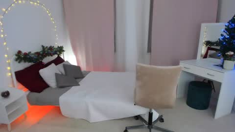 Snapshot of via_lattea_ chatting on 23, 12, 2024 Camilla online show from 23, 12, 2024