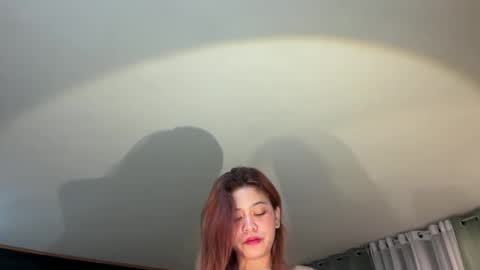 Snapshot of via_olala chatting on 23, 10, 2025 via_olala online show from 23, 10, 2025