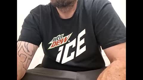 Snapshot of vibenfeelingood chatting on 8, 10, 2025 vibenfeelingood online show from 8, 10, 2025