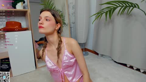 Snapshot of vibes_of_joy chatting on 4, 2, 2025 Mikky online show from 4, 2, 2025