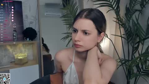 Snapshot of vibes_of_joy chatting on 17, 2, 2025 Mikky online show from 17, 2, 2025
