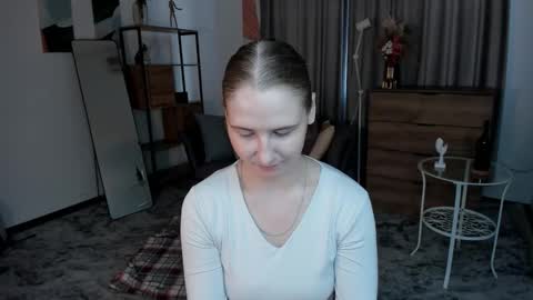 Snapshot of vibes_of_joy chatting on 2, 10, 2025 Mikky online show from 2, 10, 2025