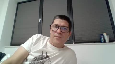 vibratorul89 online show from 8, 1, 2026