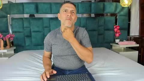 Snapshot of vicesweet chatting on 5, 5, 2026 antonia y andrew online show from 5, 5, 2026