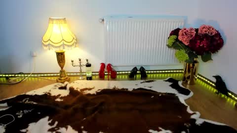 ViciousQueenu can call me Laura online show from 28, 1, 2025