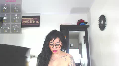 Snapshot of vicky_hotmilf chatting on 9, 10, 2025 Vicky  online show from 9, 10, 2025